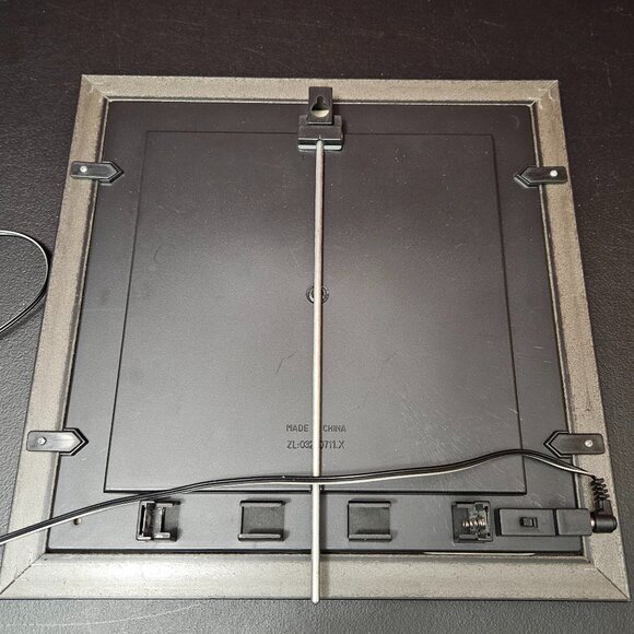 VTG Pope John Paul II Color-Changing Frame - Picture 4 of 15